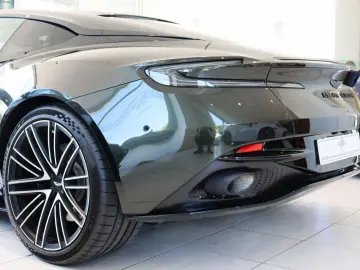 ASTON MARTIN DB12 Coupé NP305K DT DUOTONE 1.HD BOWERS&WILKIN