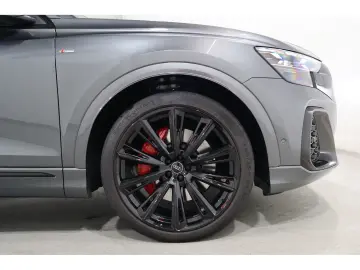 AUDI Q8 60 TFSI e quattro S-Line