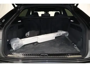 AUDI Q8 60 TFSI e quattro S-Line