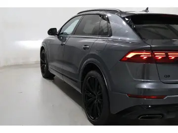 AUDI Q8 60 TFSI e quattro S-Line
