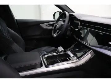 AUDI Q8 60 TFSI e quattro S-Line