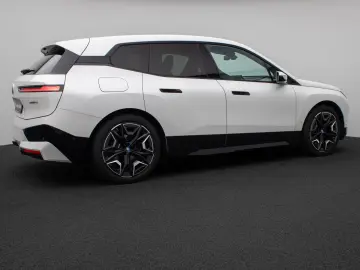 BMW iX xD40 Sport SkyLounge Laser 360 DAB H K 22Zoll