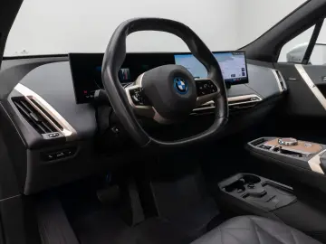 BMW iX xD40 Sport SkyLounge Laser 360 DAB H K 22Zoll
