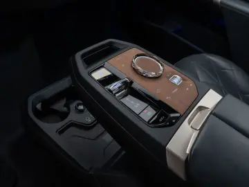 BMW iX xD40 Sport SkyLounge Laser 360 DAB H K 22Zoll