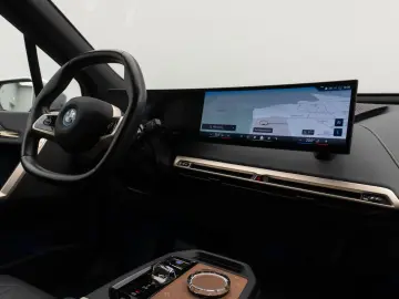 BMW iX xD40 Sport SkyLounge Laser 360 DAB H K 22Zoll