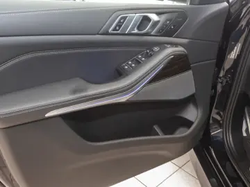 BMW X5 40dMSport Navi 360Kamera eSitze Leder StandHZ