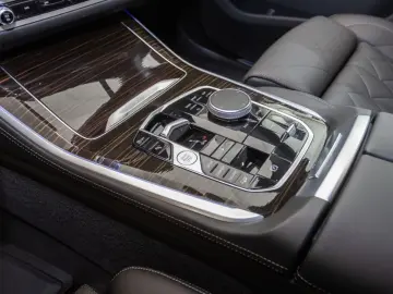 BMW X5 40dMSport Navi 360Kamera eSitze Leder StandHZ
