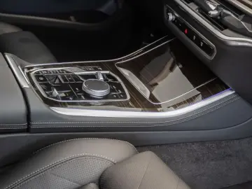 BMW X5 40dMSport Navi 360Kamera eSitze Leder StandHZ