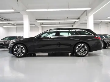 MERCEDES-BENZ E 220 T d 4Matic-4X4 ALLRAD ! MODELL 2026 !