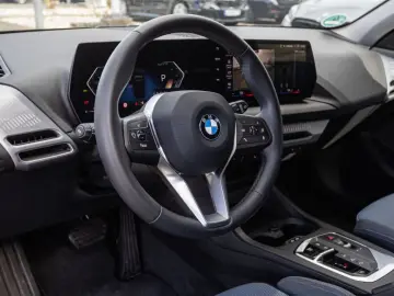 BMW 118 d AHK Navi RFK SHZ Temp PDCv h NP 45.470 -