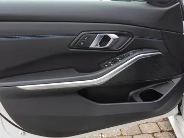 BMW 318 d M Sport Navi LED RFK PDCv h NP60.620 -