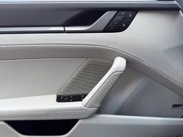 PORSCHE 992.2 Carrera 1.Hand Bose Sport-AGA Lift
