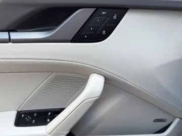 PORSCHE 992.2 Carrera 1.Hand Bose Sport-AGA Lift