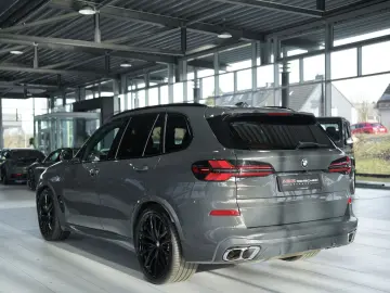 BMW X5 M60 i xD  1.H  22  ACC Sky Lounge H-UP AHK