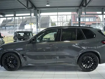 BMW X5 M60 i xD  1.H  22  ACC Sky Lounge H-UP AHK