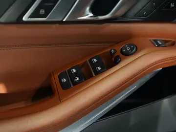BMW X5 M60 i xD  1.H  22  ACC Sky Lounge H-UP AHK