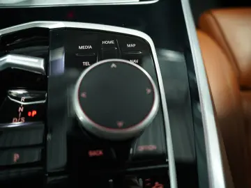BMW X5 M60 i xD  1.H  22  ACC Sky Lounge H-UP AHK