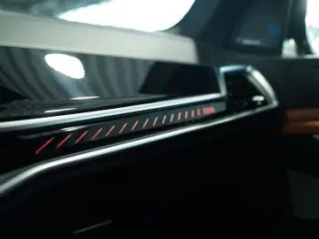 BMW X5 M60 i xD  1.H  22  ACC Sky Lounge H-UP AHK