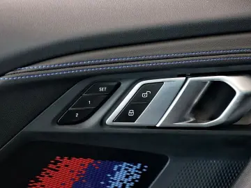 BMW M240i xDrive Coupe  Driving Assistant  Schiebeda