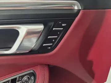 PORSCHE Macan T PDK  Kamera  Panorama  21 Zoll  ACC  DAB