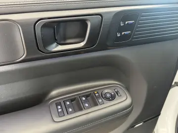 HYUNDAI Santa Fe Plug-In BlackLine 7-Sitzer Leder 4WD