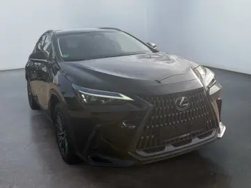 LEXUS NX 350h  LED Digi CP CAM ACC CarPlay Schaltwippe
