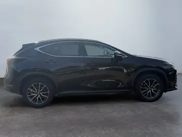 LEXUS NX 350h  LED Digi CP CAM ACC CarPlay Schaltwippe
