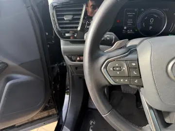 LEXUS NX 350h  LED Digi CP CAM ACC CarPlay Schaltwippe