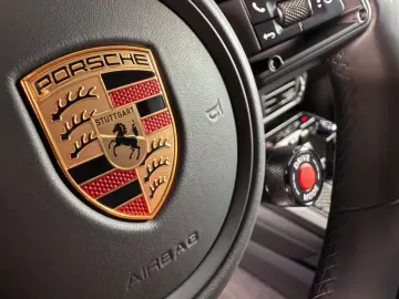 PORSCHE 992.2 911 Carrera Pano Chrono Lift SportDesign 2
