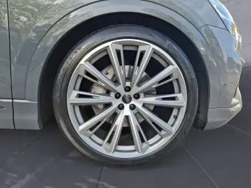 AUDI Q8 55 TFSI quattro tiptronic