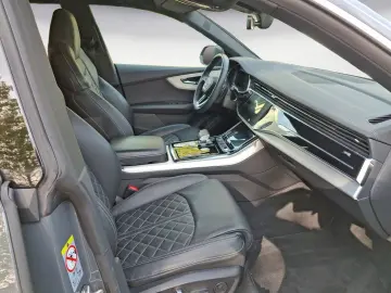 AUDI Q8 55 TFSI quattro tiptronic