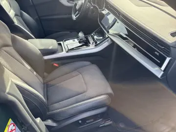 AUDI Q8 55 TFSI S-Line Quattro Tiptronic