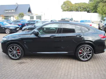 BMW X4 M40d xDrive   340 CP • HUD • PANO • ADAPTIVE M