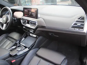 BMW X4 M40d xDrive   340 CP • HUD • PANO • ADAPTIVE M