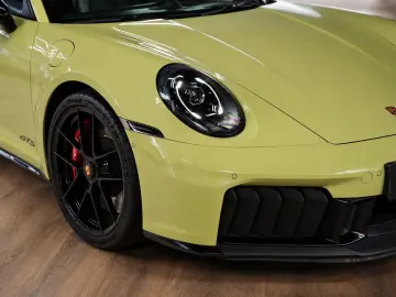 PORSCHE 992.2 Carrera GTS Aero-Kit Titan-Auspuff BOSE