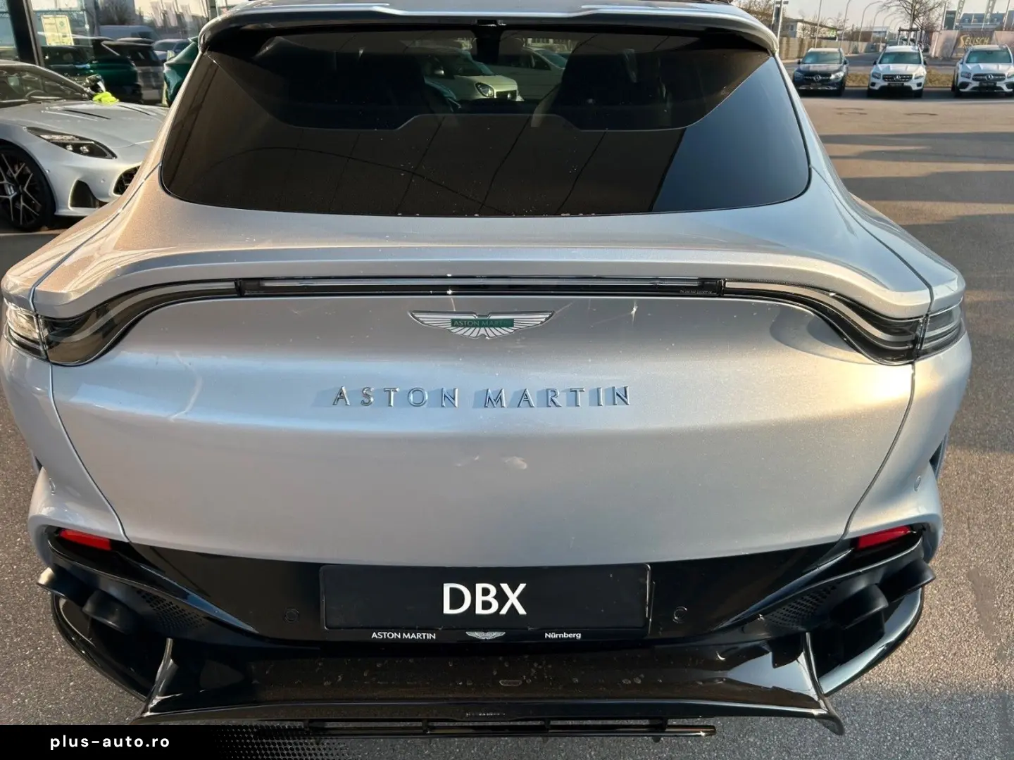 ASTON MARTIN DBX 707