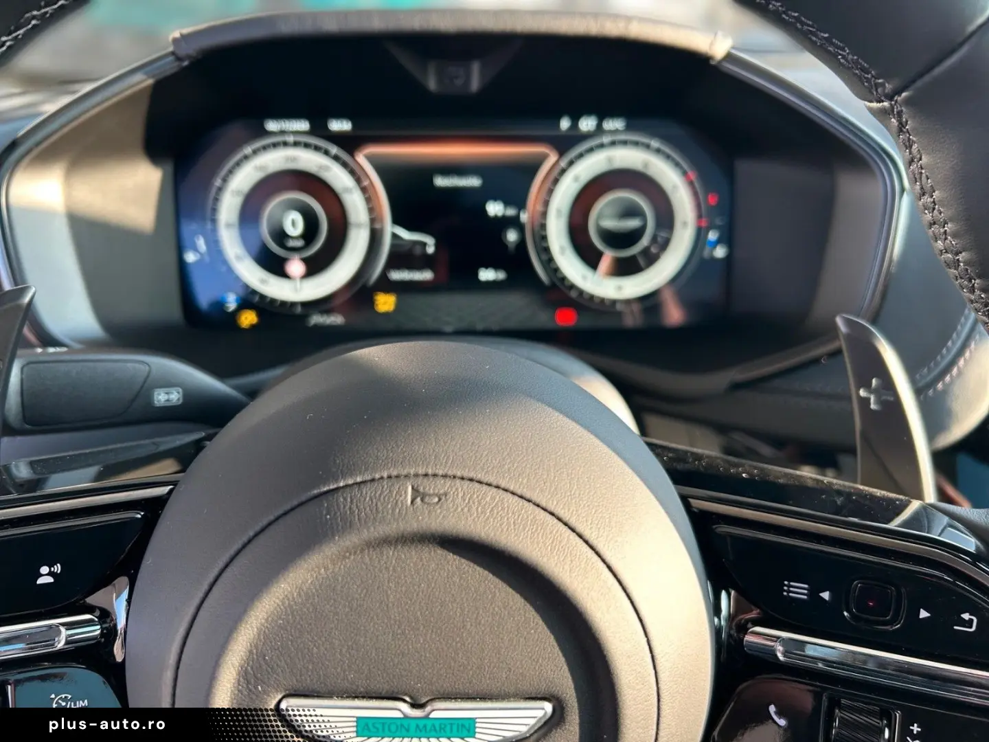 ASTON MARTIN DBX 707