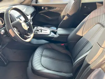ASTON MARTIN DBX 707