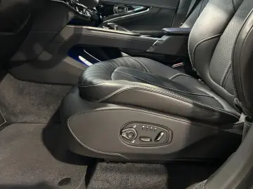 ASTON MARTIN DBX707