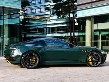 ASTON MARTIN DBS -