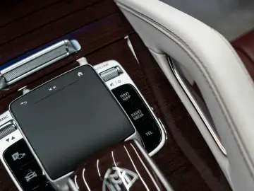MERCEDES-BENZ GLS 600 Maybach