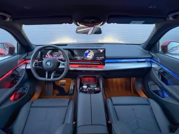 BMW 550e xDrive M Sport Pro B&W Sitzbelüftung 360