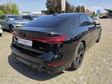 AUDI A6 e-tron quattro S-Line Luftfahrwerk Virtuelle