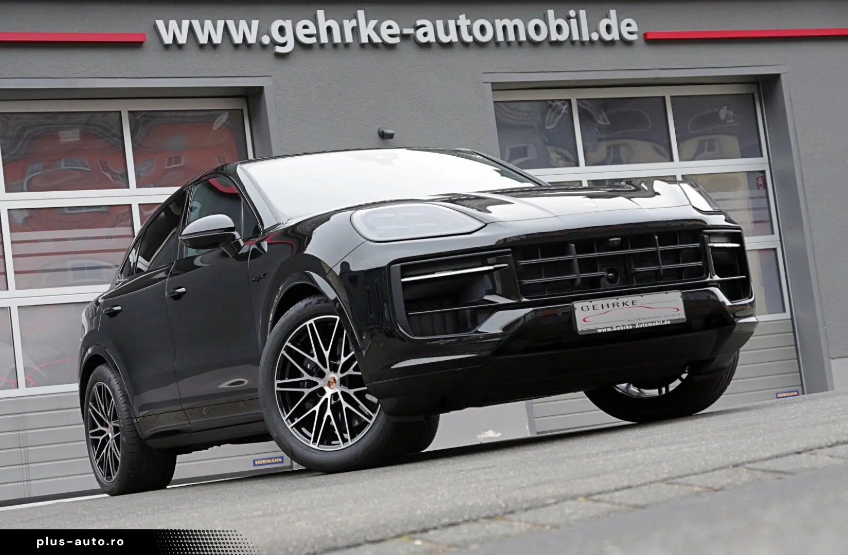 PORSCHE Cayenne Coupe E-Hybrid Black Edition HA-Lenkung