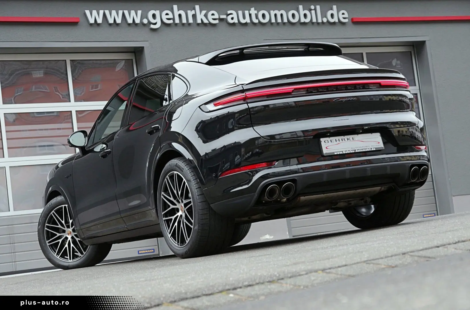 PORSCHE Cayenne Coupe E-Hybrid Black Edition HA-Lenkung