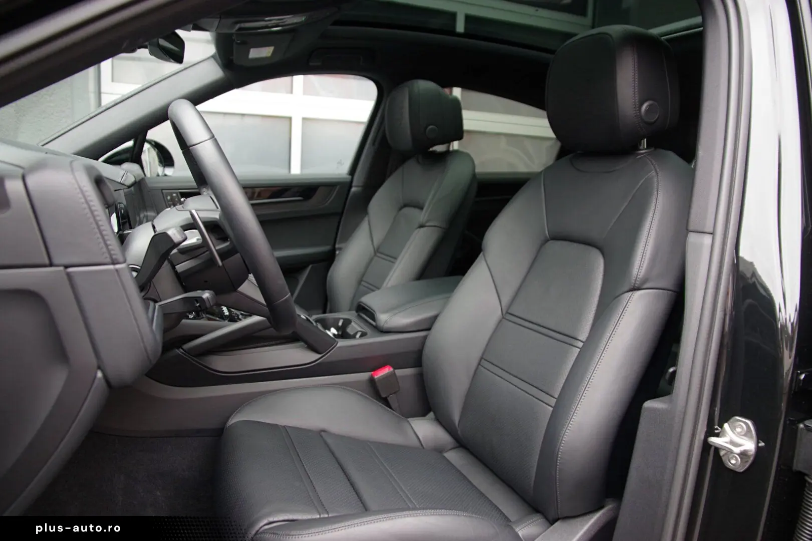 PORSCHE Cayenne Coupe E-Hybrid Black Edition HA-Lenkung