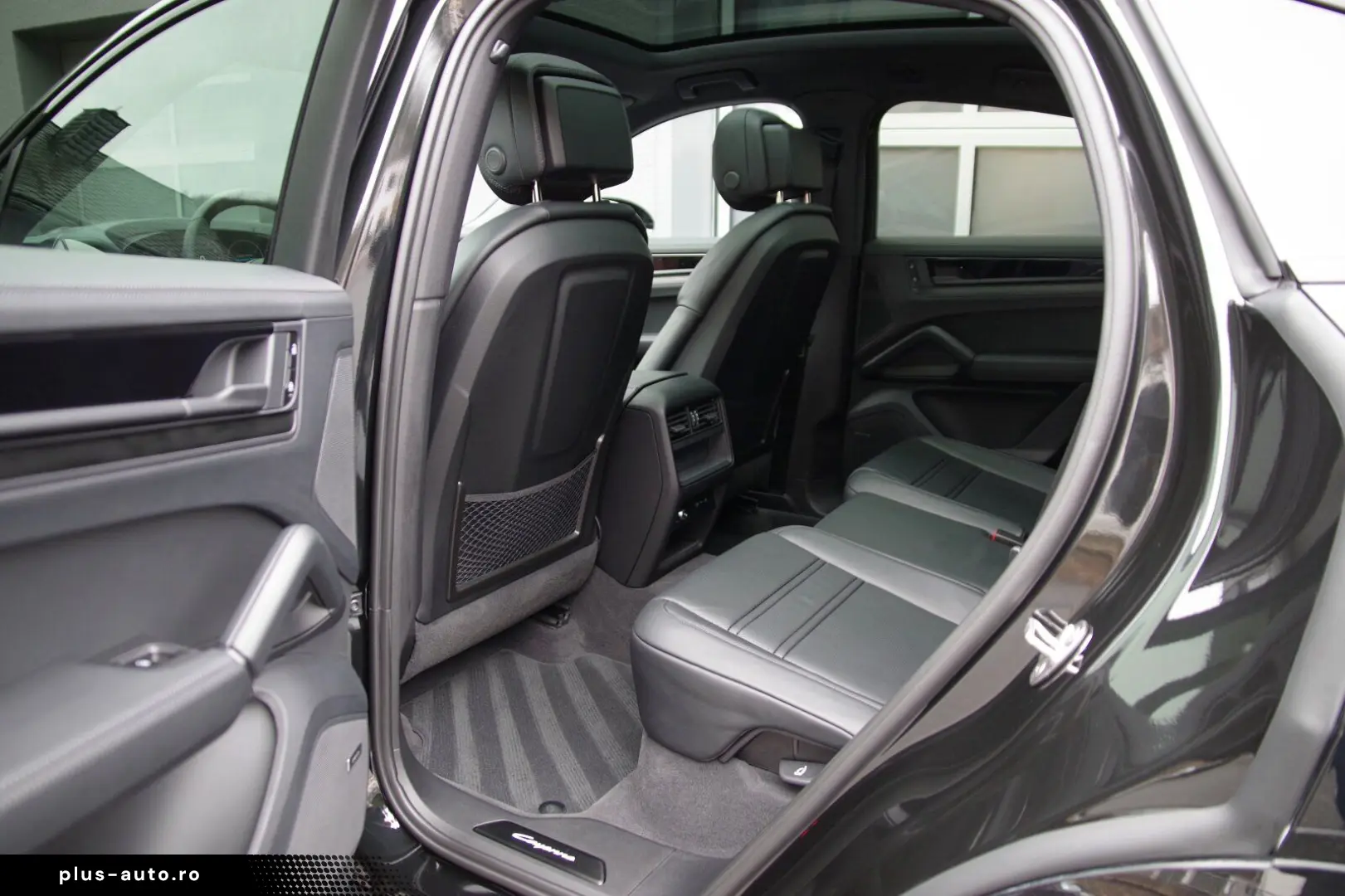 PORSCHE Cayenne Coupe E-Hybrid Black Edition HA-Lenkung
