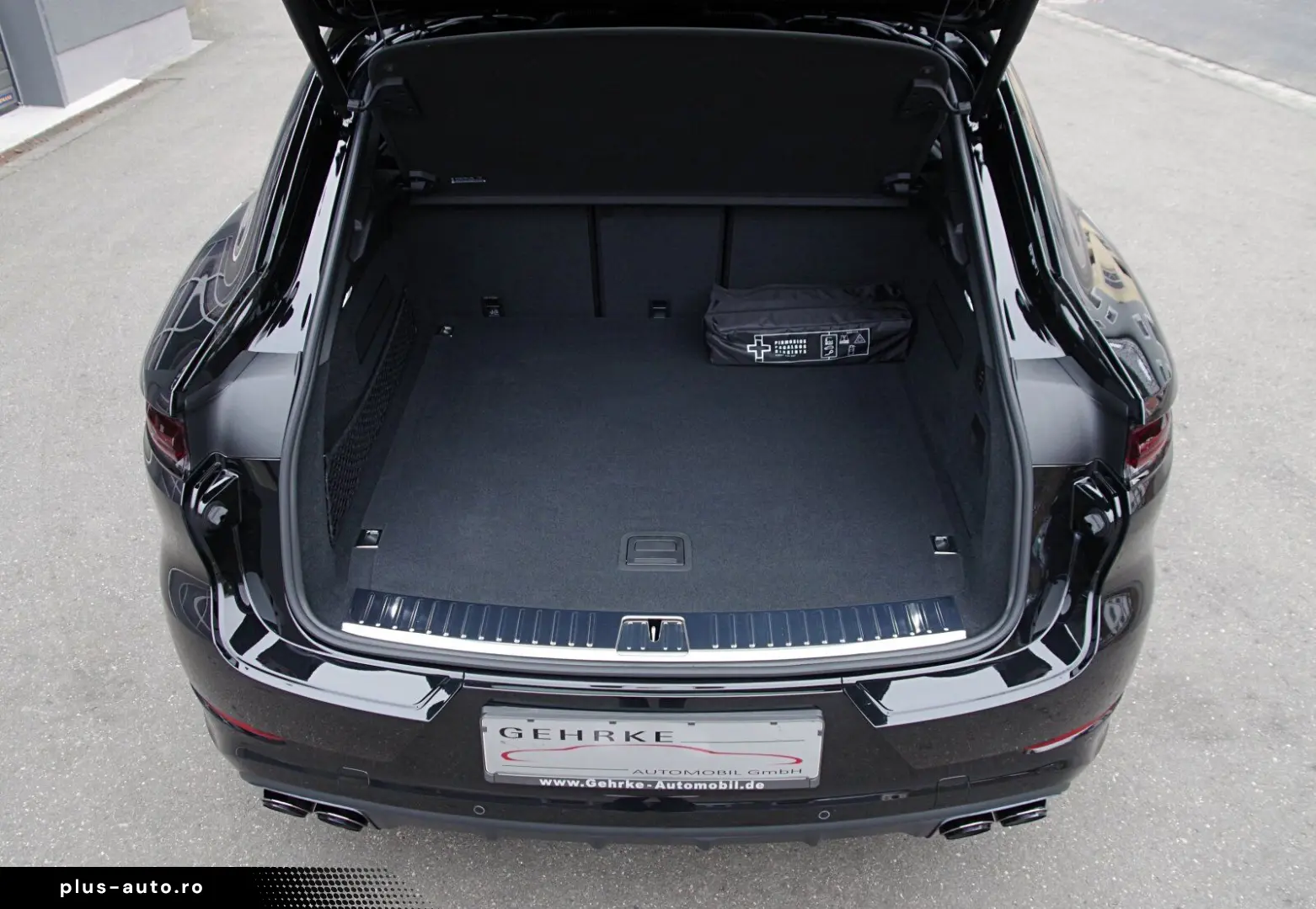 PORSCHE Cayenne Coupe E-Hybrid Black Edition HA-Lenkung