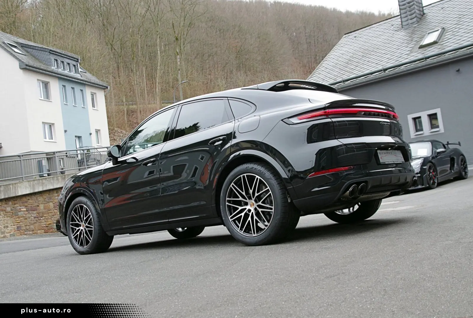 PORSCHE Cayenne Coupe E-Hybrid Black Edition HA-Lenkung