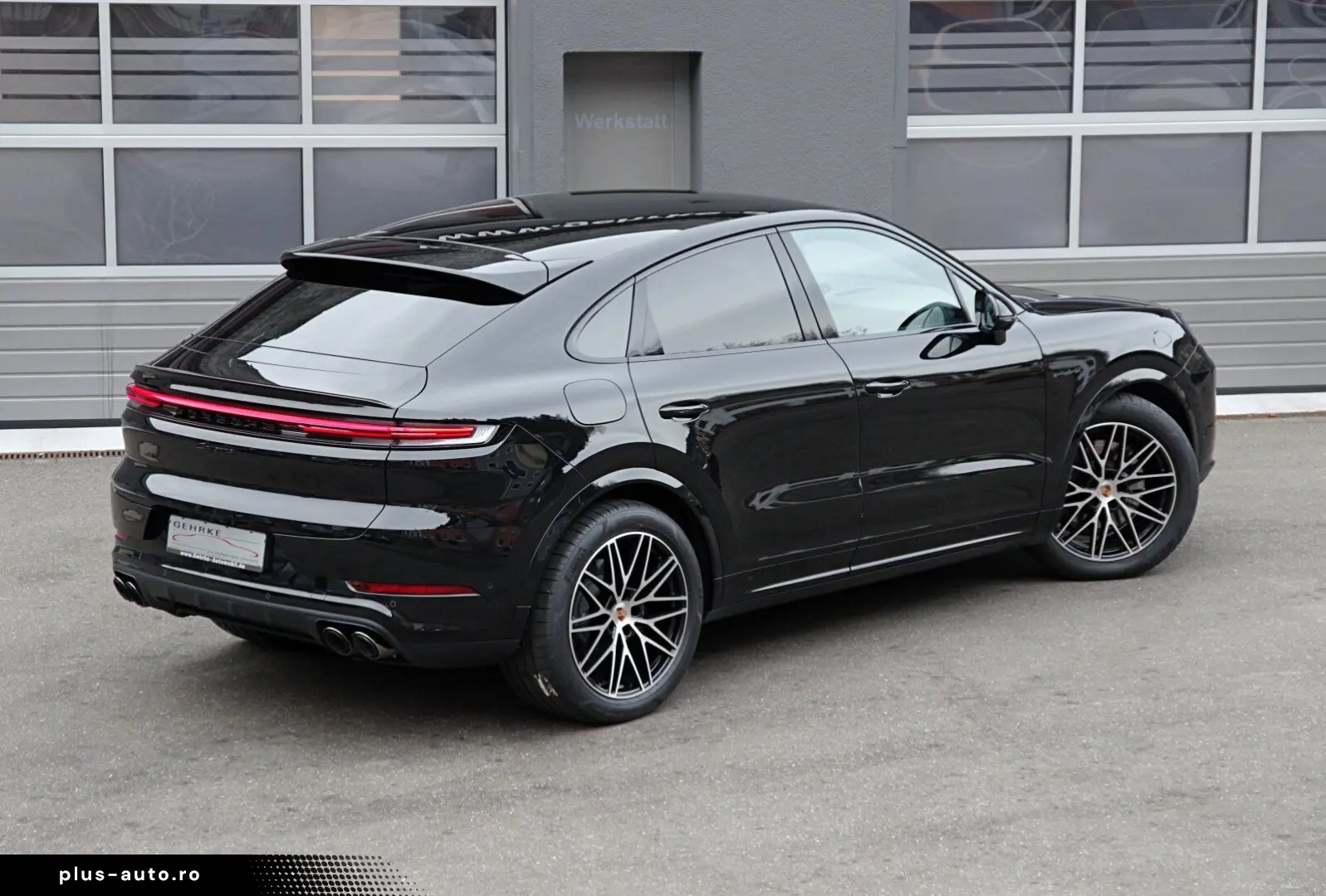 PORSCHE Cayenne Coupe E-Hybrid Black Edition HA-Lenkung